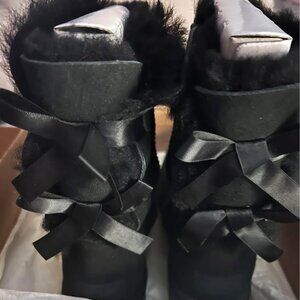 Ugg Black Bailey Bow II